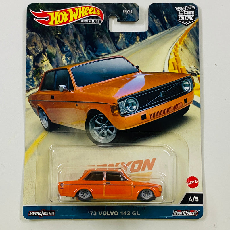 2023 Hot Wheels Premium Car Culture Canyon Warriors 73 Volvo 142 GL naranja Llantas de Goma RR