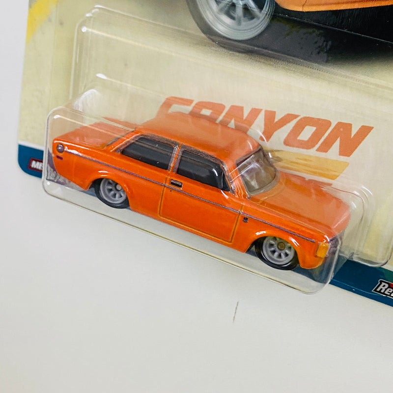 2023 Hot Wheels Premium Car Culture Canyon Warriors 73 Volvo 142 GL naranja Llantas de Goma RR