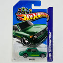 2013 Hot Wheels HW Showroom BMW 2002 verde MC5