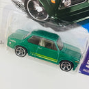 2013 Hot Wheels HW Showroom BMW 2002 verde MC5