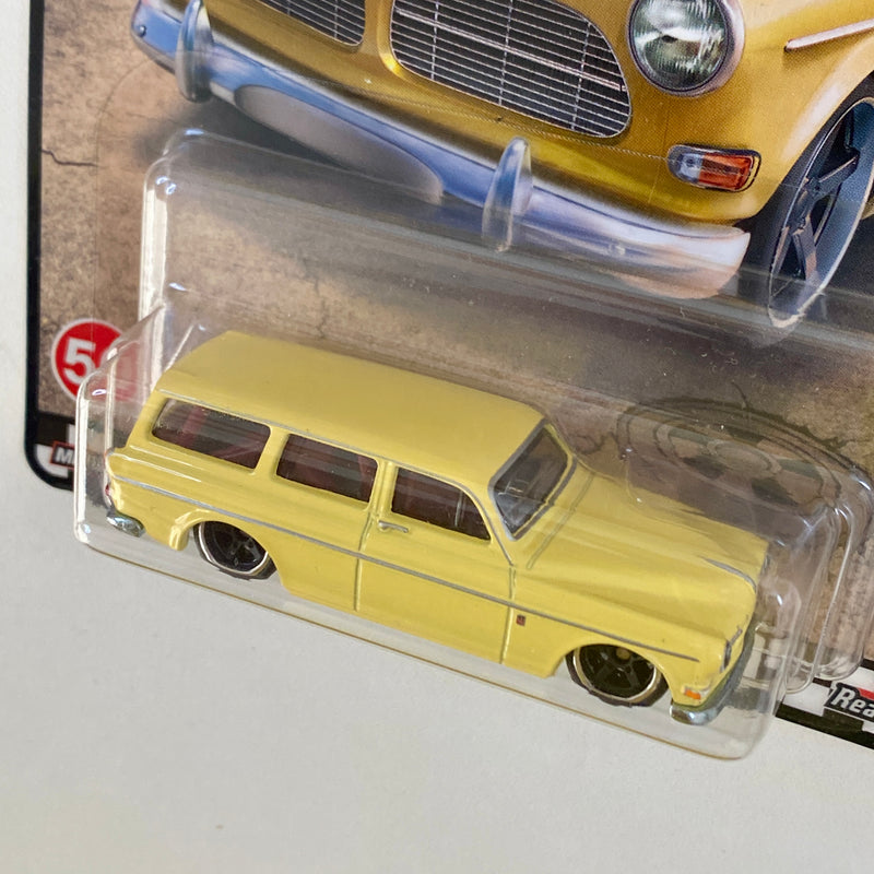 2022 Hot Wheels Premium Boulevard Volvo P220 Amazon Estate amarillo Llantas de Goma RR base ZAMAC