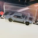 2021 Hot Wheels Premium Boulevard Custom 70 Chevy Nova gris Llantas de Goma RR Primera Edición - Detalle Burbuja