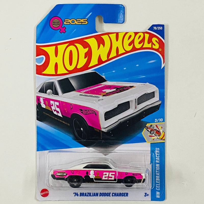 2025 Hot Wheels International Women's Day Día Internacional de la Mujer HW Celebration Racers 74 Brazilian Dodge Charger blanco con rosado OH5