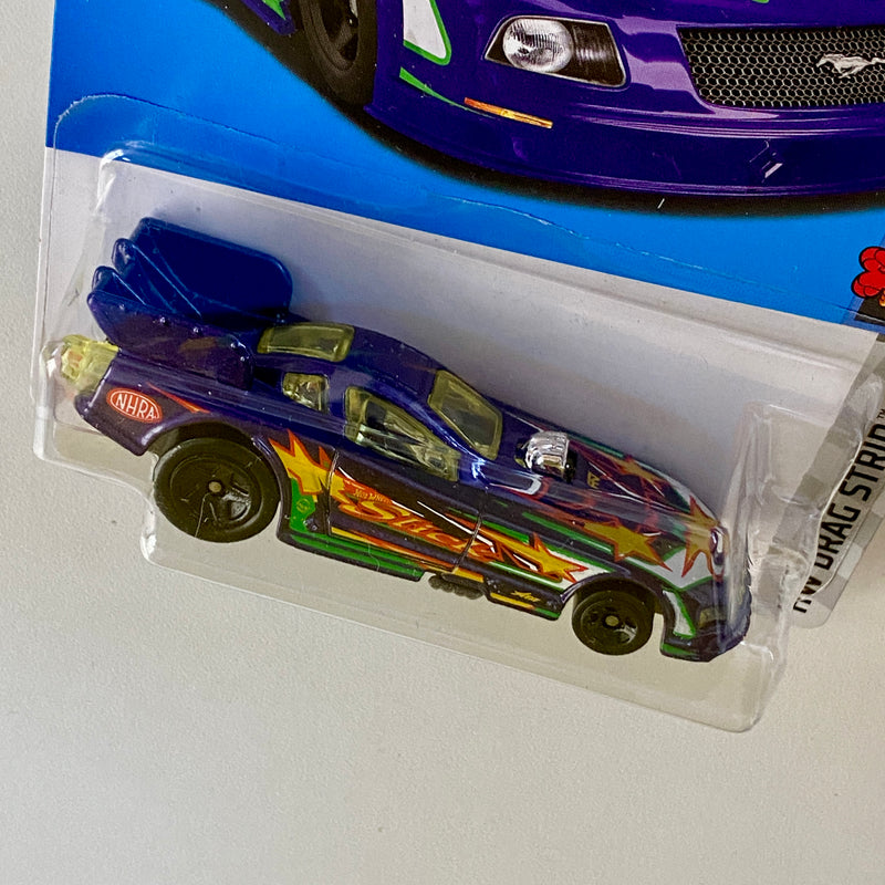 2023 Hot Wheels HW Drag Strip Ford Mustang NHRA Funny Car morado metálico 5SP