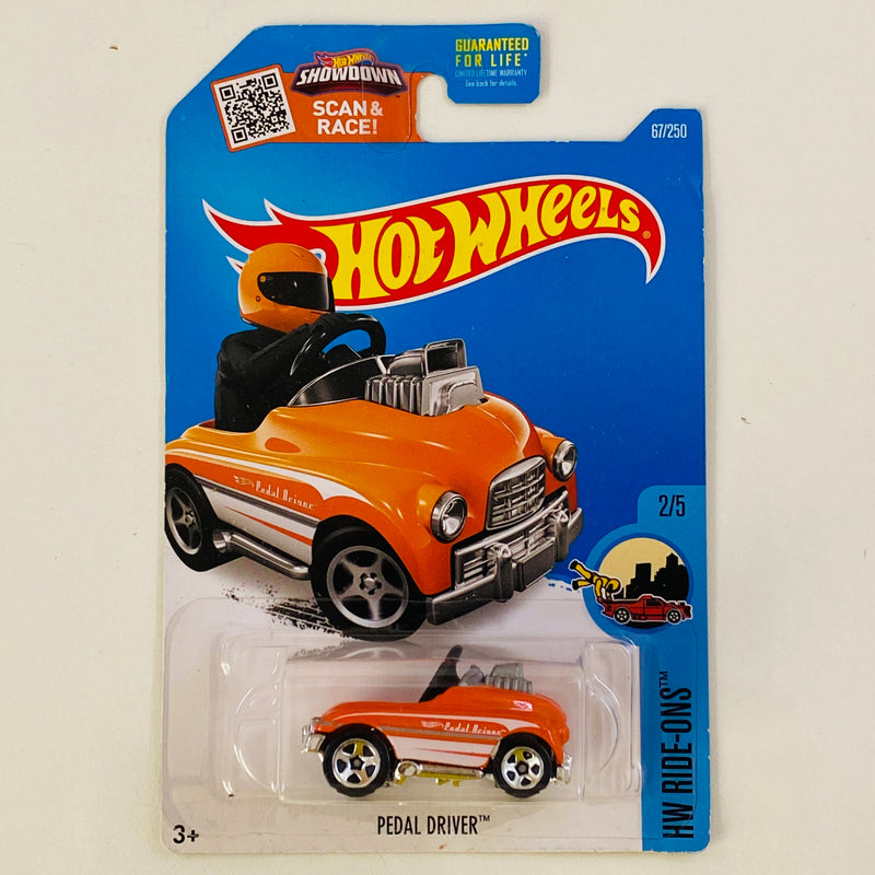 2016 Hot Wheels HW Ride-Ons Pedal Driver naranja 5SP