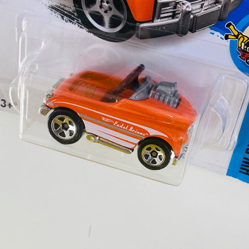 2016 Hot Wheels HW Ride-Ons Pedal Driver naranja 5SP