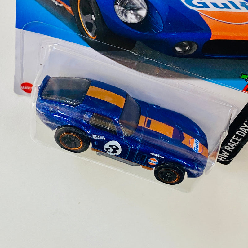 2024 Hot Wheels HW Race Team GULF Shelby Cobra Daytona Coupe azul metálico 5SP