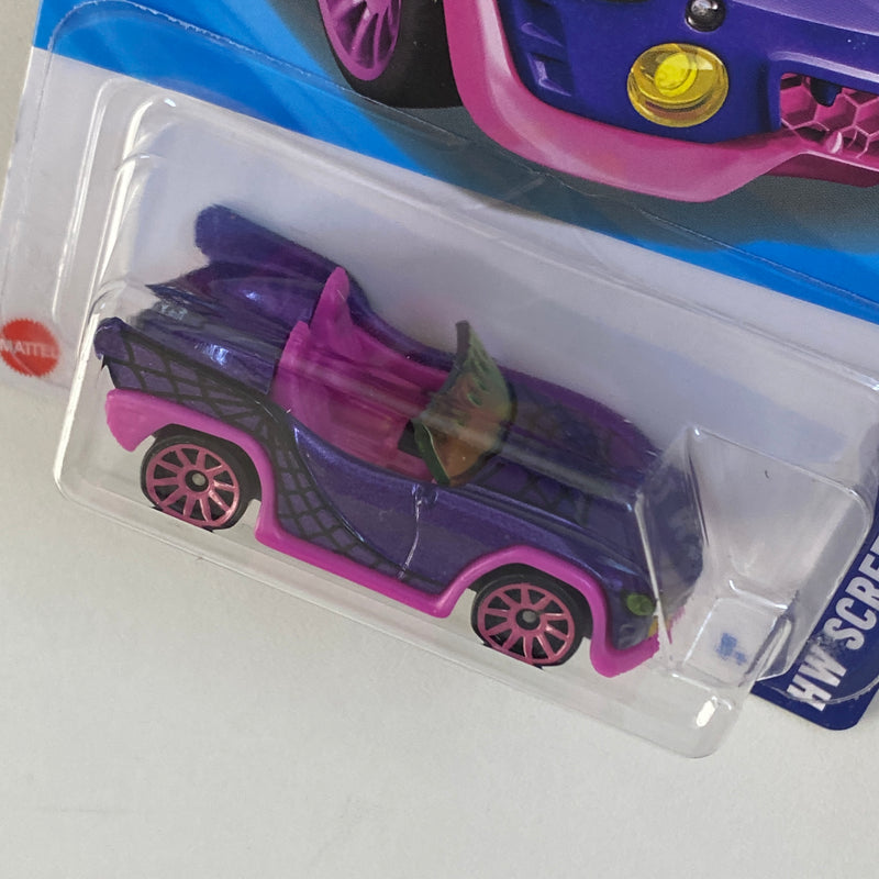 2025 Hot Wheels HW Screen Time Monster High Ghoul Mobile morado metálico 10SP