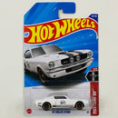 2025 Hot Wheels Mustang 60th Anniversary 67 Shelby GT500 blanco MC5