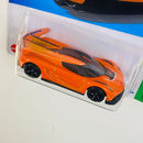 2024 Hot Wheels HW Exotics 2020 Koenigsegg Jesko naranja OH5