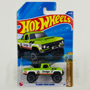 2025 Hot Wheels HW Dirt 70 Dodge Power Wagon verde BLOR
