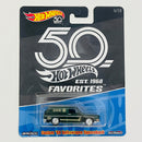 2018 Hot Wheels Premium 50th Anniversary Favorites Custom 69 Volkswagen Squareback verde metálico Llantas de Goma RR base ZAMAC