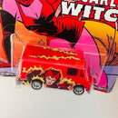 2017 Hot Wheels Premium Pop Culture Women of Marvel Scarlet Witch Combat Medic rojo Llantas de Goma RR Redline base ZAMAC