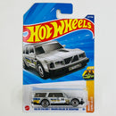 2025 Hot Wheels HW Wagons Volvo 240 Drift Wagon plata metálico AD