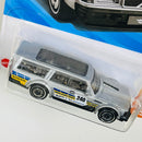 2025 Hot Wheels HW Wagons Volvo 240 Drift Wagon plata metálico AD