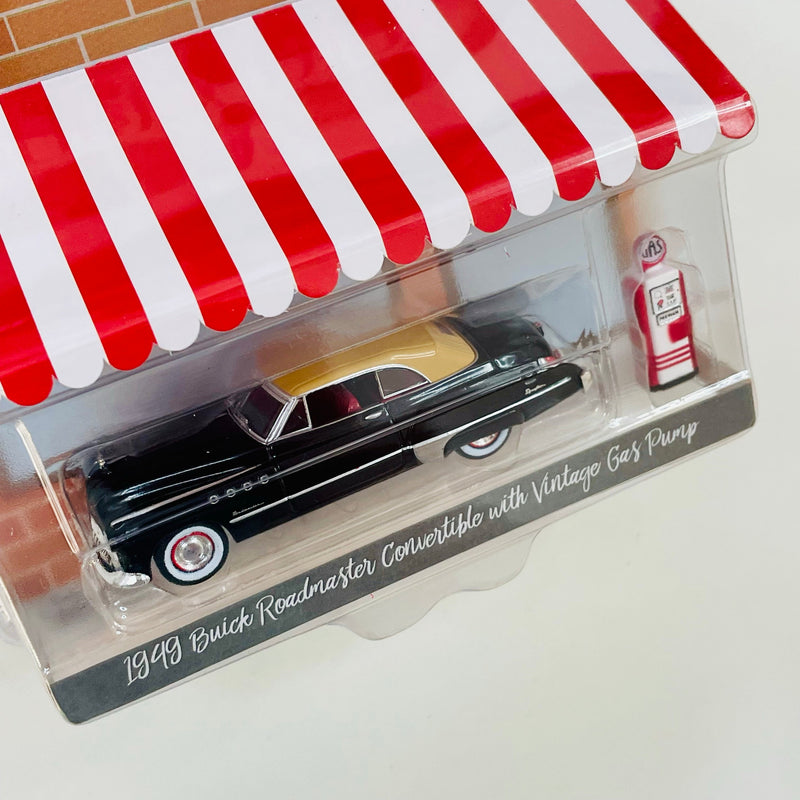 2022 Greenlight The Hobby Shop Series 14 1949 Buick Roadmaster Convertible with Vintage Gas Pump negro Llantas de Goma con Accesorio Diorama