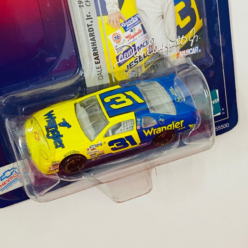 1998 Hasbro Winners Circle NASCAR Dale Earnhardt Jr 31 Wrangler Jeans Chevrolet Monte Carlo amarillo con azul Llantas Goodyear