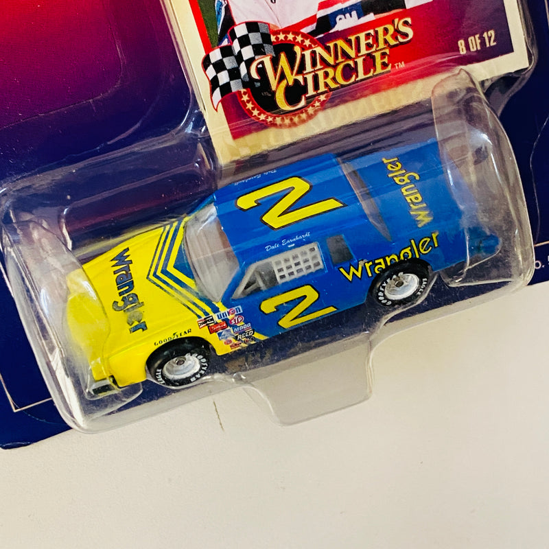 1997 Hasbro Winners Circle NASCAR Kenner Lifetime Series 8 of 12 Dale Earnhardt 2 Wrangler Jeans 1981 Pontiac amarillo con azul Llantas Goodyear