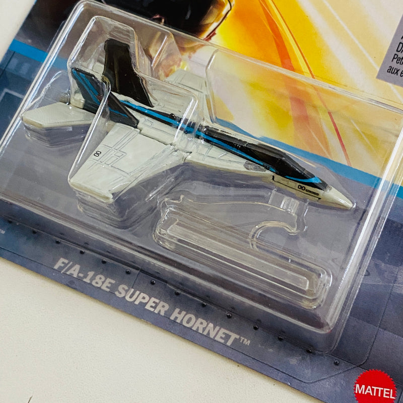 2024 Hot Wheels Premium Pop Culture Top Gun Maverick F/A-18E Super Hornet gris Base Metal Primera Edición