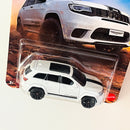 2026 Hot Wheels Silver Series Performance Trucks 2019 Jeep Grand Cherokee Trackhawk blanco MM5