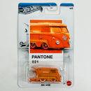 2026 Hot Wheels Silver Series Pantone Volkswagen Kool Kombi naranja C5