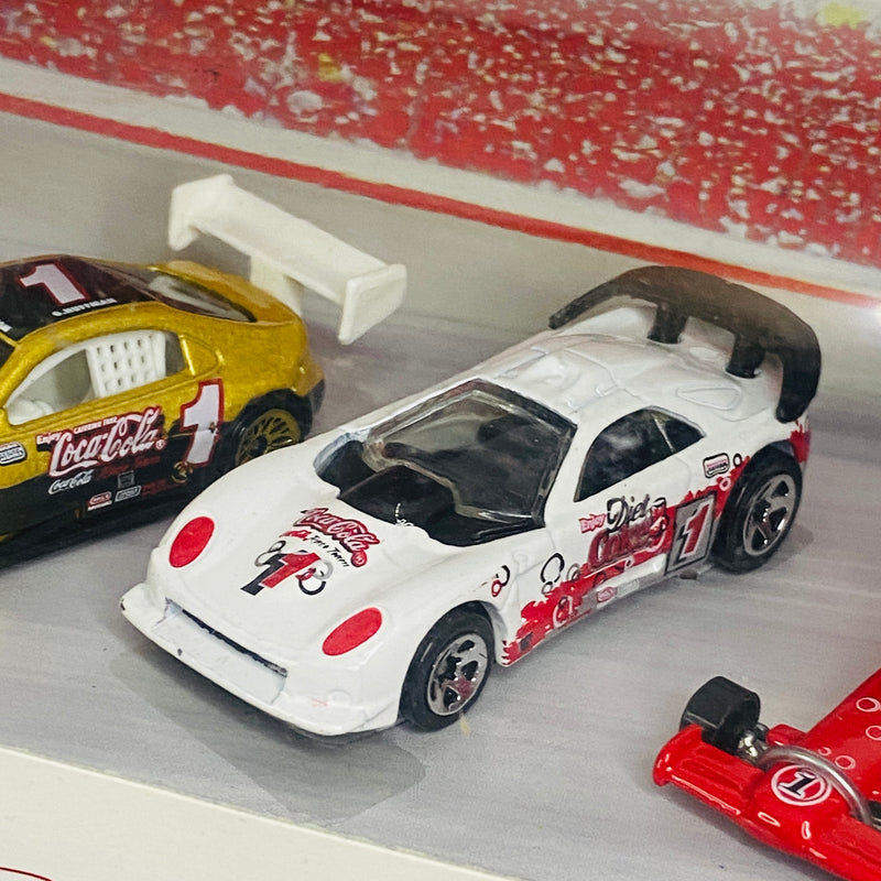 1999 Hot Wheels Toy R Us Exclusive Coca Cola Race Team 4 Pack Set de 4 - 40 Ford, Pikes Peak Celica Toyota, Callaway C7, Dragster