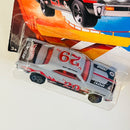 2016 Hot Wheels Leap Year Año Bisiesto 67 Chevelle SS 396 gris 5SP