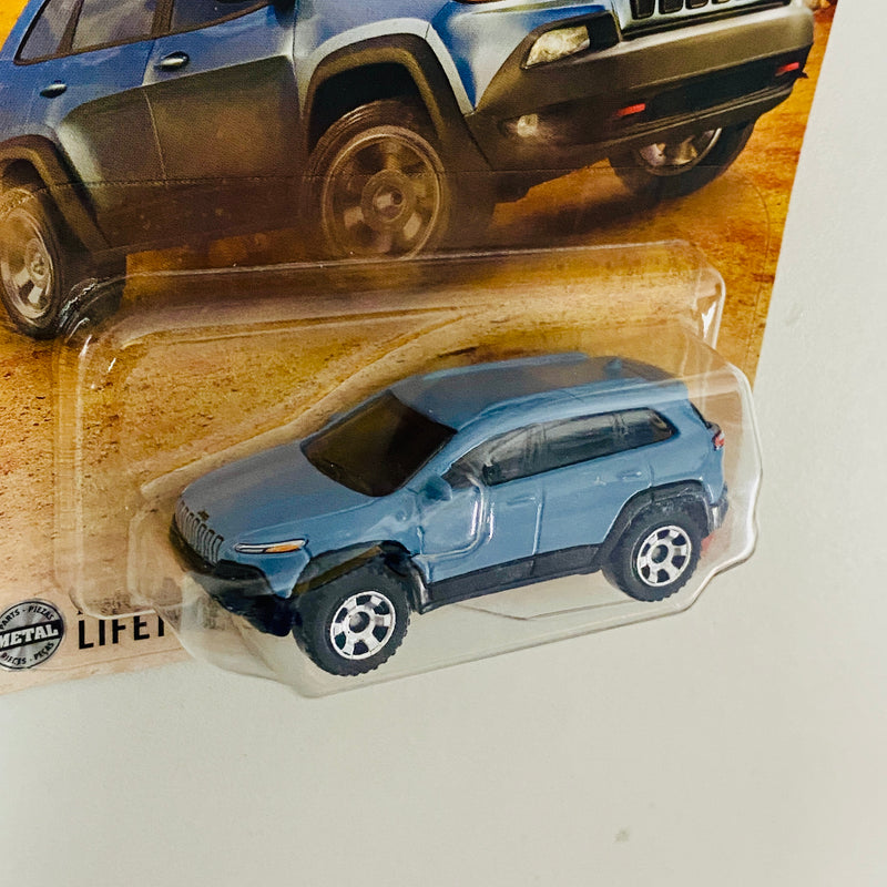 2025 Matchbox Jeep Cherokee Trailhawk celeste metálico
