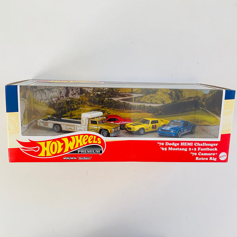 2021 Hot Wheels Premium Collector Set Pony Rides Diorama de 4 - 70 Dodge HEMI Challenger, 70 Camaro, 65 Mustang 2+2 Fastback, Retro Rig