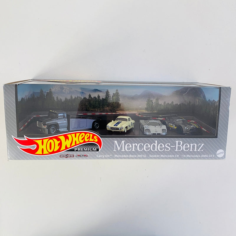 2021 Hot Wheels Premium Collector Set Mercedes-Benz Diorama de 4 - Mercedes Benz 300 SL, Sauber-Mercedes C9, 16 Mercedes-AMG GT3, Carry On