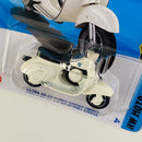2025 Hot Wheels HW Moto Vespa 90 SS Super Sprint 1966 blanco MCCR