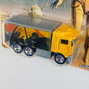 2016 Hot Wheels Premium Pop Culture Star Wars C-3PO Tatooine Scene Hiway Hauler amarillo Llantas de Goma RR base ZAMAC - Detalle Burbuja