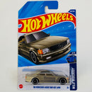2025 Hot Wheels Wild Widebody 89 Mercedes Benz 560 SEC AMG beige metálico AD
