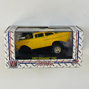 2011 M2 Machines ERROR de FÁBRICA Ground Pounders Limited Edition 1957 Chevrolet 150 amarillo Llantas de Goma - Error Llanta Salida