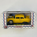 2011 M2 Machines ERROR de FÁBRICA Ground Pounders Limited Edition 1957 Chevrolet 150 amarillo Llantas de Goma - Error Llanta Salida