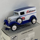 1996 Liberty Classics JC Whitney 81st Anniversary 1:43 Ford Model A Panel Delivery blanco con azul Llantas de Goma