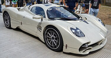 2024 Hot Wheels HW Exotics Pagani Utopia beige 10SP Primera Edición