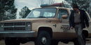 2026 Hot Wheels Premium Pop Culture Stranger Things 1985 Chevrolet K5 Blazer beige metálico Llantas de Goma RR base ZAMAC Primera Edición