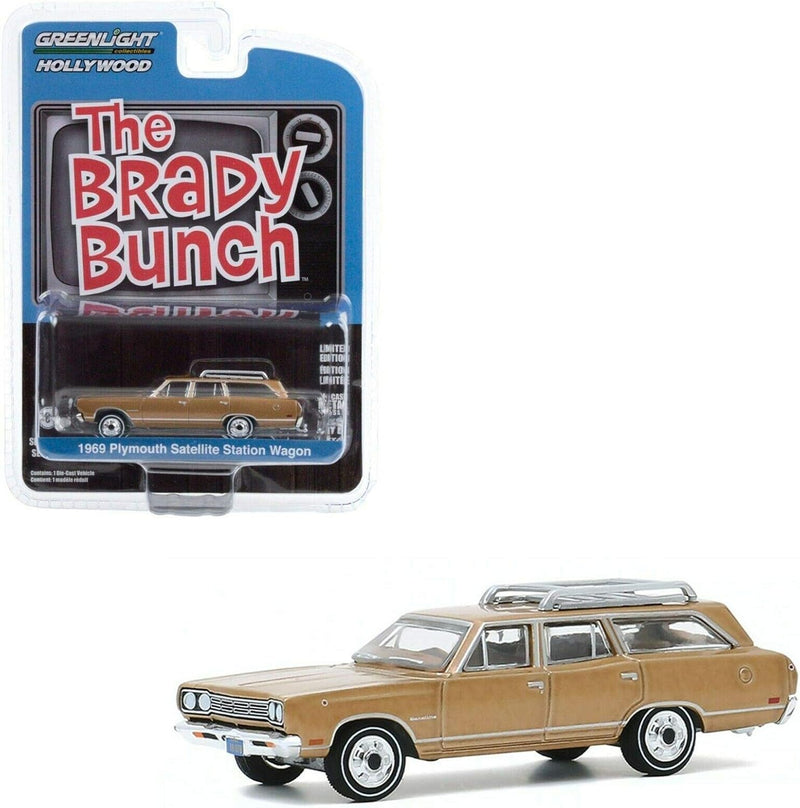 2020 Greenlight Hollywood Limited Edition The Brady Bunch La Tribu Brady 1969 Plymouth Satellite Station Wagon dorado Llantas de Goma