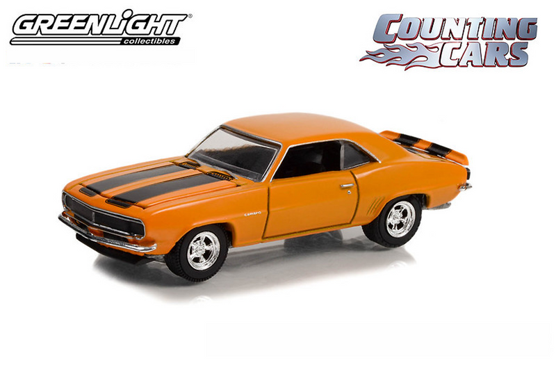 2022 Greenlight Hollywood History Counting Cars Locos Por Los Autos 1967 Chevrolet Camaro RS naranja Llantas de Goma