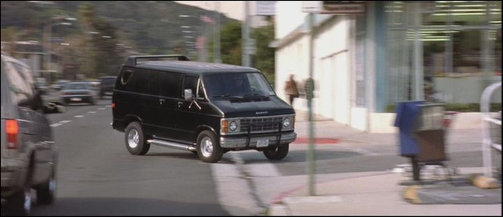 2025 Hot Wheels Premium Pop Culture Old School 1979 Dodge Ram Van negro Llantas de Goma RR base ZAMAC Primera Edición