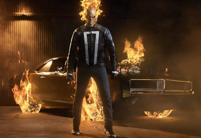 2025 Hot Wheels Premium Pop Culture Marvel Ghost Rider Charger Dodge negro con flamas Llantas de Goma RR base ZAMAC