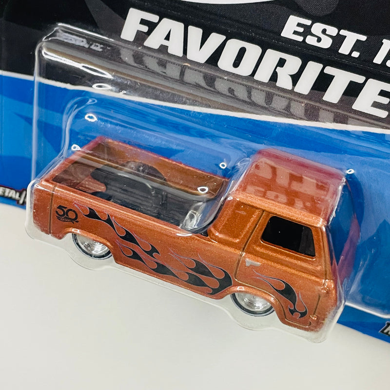 2018 Hot Wheels 50th Anniversary Favorites 60s Ford Econoline Pickup cobre metálico Llantas de Goma RR base ZAMAC