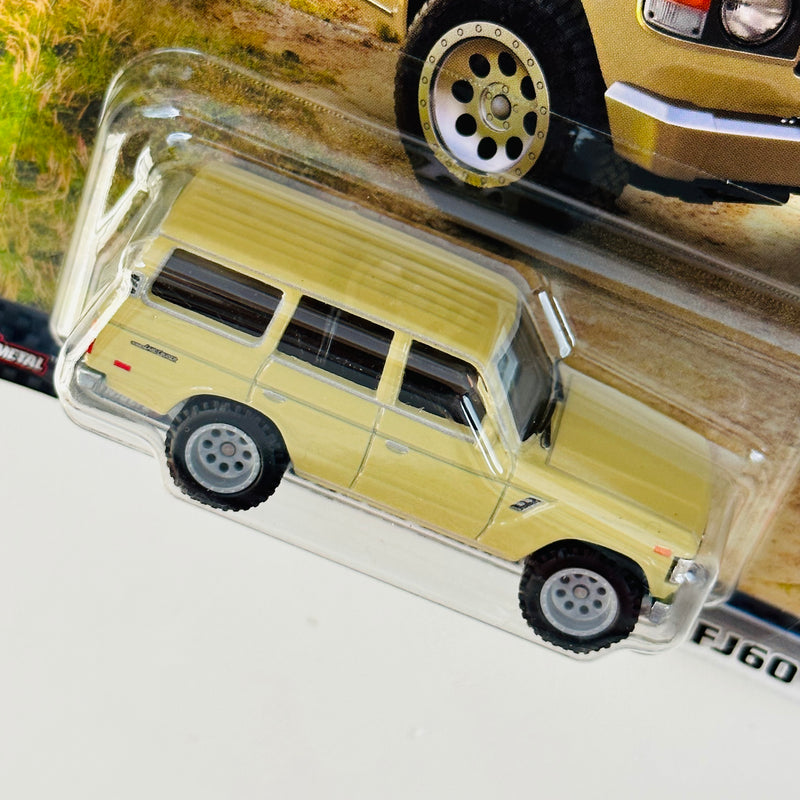 2023 Hot Wheels Premium Fast & Furious Rápidos y Furiosos Toyota Land Cruiser FJ60 beige Llantas de Goma RR base ZAMAC