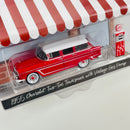 2019 Greenlight The Hobby Shop Series 7 1955 Chevy Two-Ten Townsman with Gas Pump rojo Llantas de Goma con Accesorio Diorama