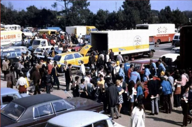 2022 Hot Wheels Premium Car Culture Team Transport Mercedes Benz 300 SEL 6.8 AMG y camión Fleet Flyer con Llantas de Goma RR