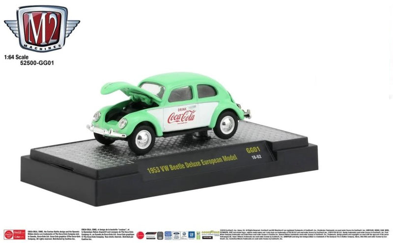 2018 M2 Machines M2 Machines Coca Cola Coke Limited Edition 1953 VW Volkswagen Beetle Deluxe European Model GG01 verde con blanco Llantas de Goma - Loose con Caja Acrílica