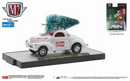 2021 M2 Machines Walmart Exclusive Limited Edition 1/9,600 Coca Cola Coke 1941 Willys Coupe Gasser SK04 blanco Llantas de Goma con Árbol de Navidad