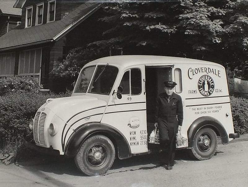 2000 Hot Wheels Circus on Wheels Series Dairy Delivery morado metálico 5SP