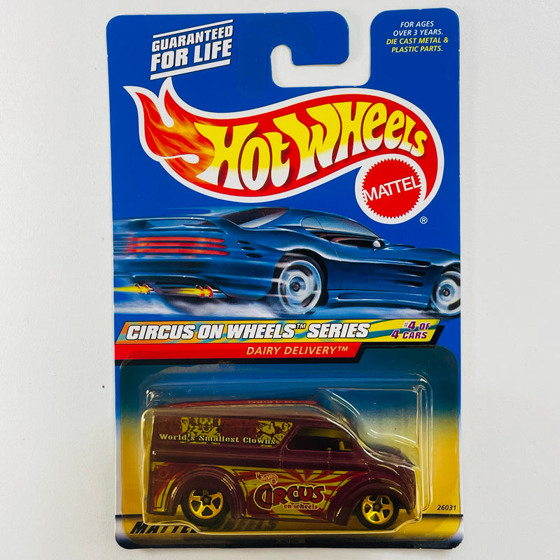 2000 Hot Wheels Circus on Wheels Series Dairy Delivery morado metálico 5SP